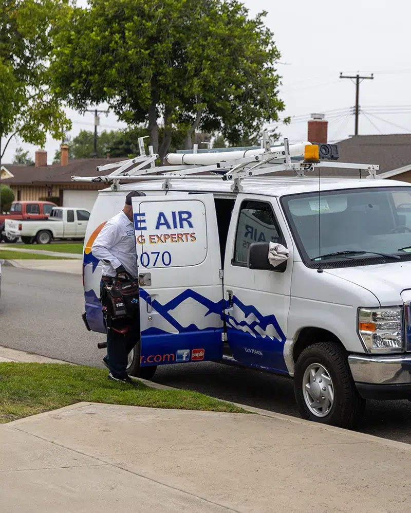 Klondike Air Heating Contractor Van for Heating Services